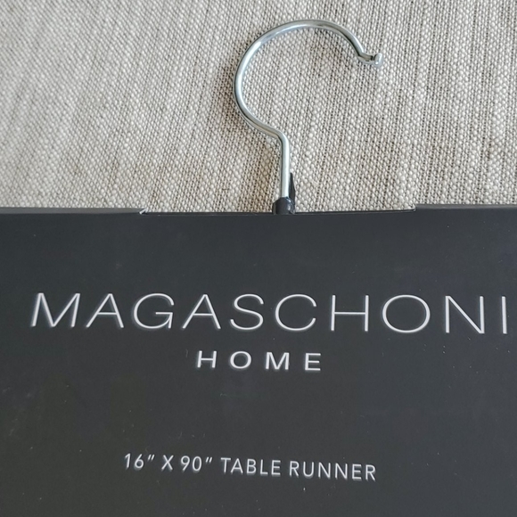 🆕️ Magaschoni Maison XO Table Runner - Picture 2 of 10